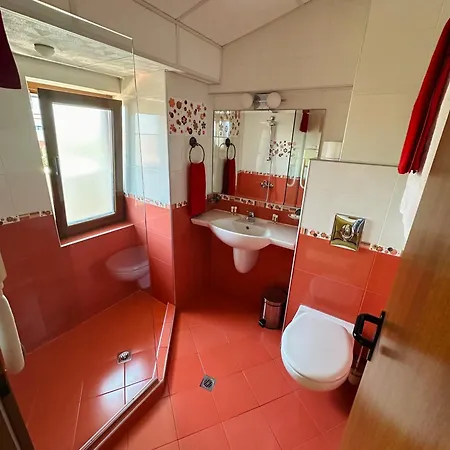 Family Radiana Hotel 2*