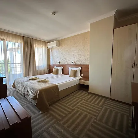 Hotel Family Radiana 2*