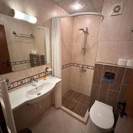 Hotel Family Radiana 2*